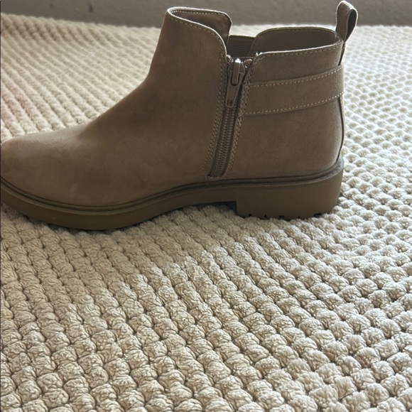 Esprit Tan Ankle Booties with Smooth Leather Finish - Picture 4 of 6